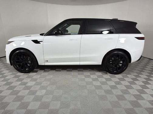 Fuji White 2026 Land Rover Range Rover Sport P530 Dynamic SE