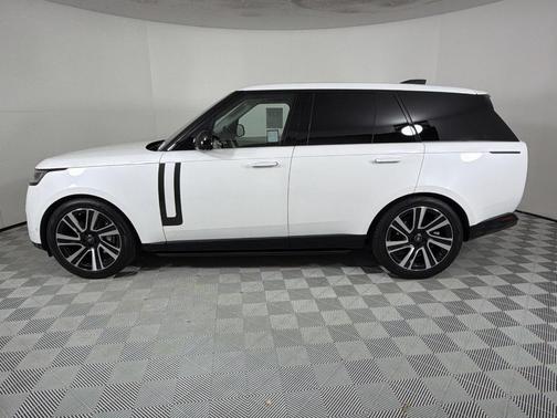 2023 Land Rover Range Rover P400 SE