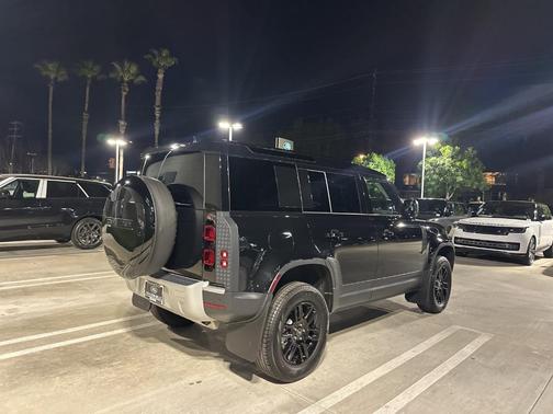 2025 Land Rover Defender P300