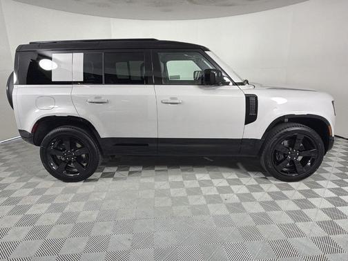 2026 Land Rover Defender P400 X-Dynamic SE