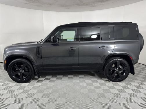 2025 Land Rover Defender P400 X-Dynamic SE