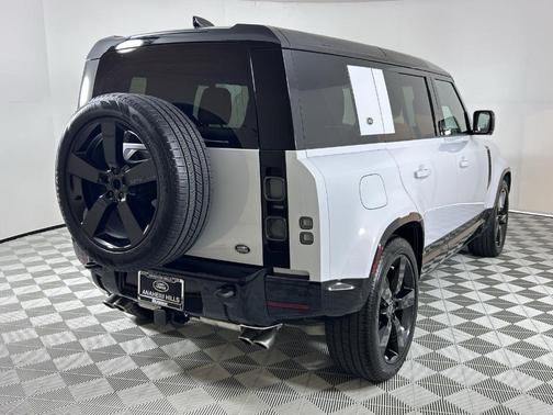 2023 Land Rover Defender 110 V8
