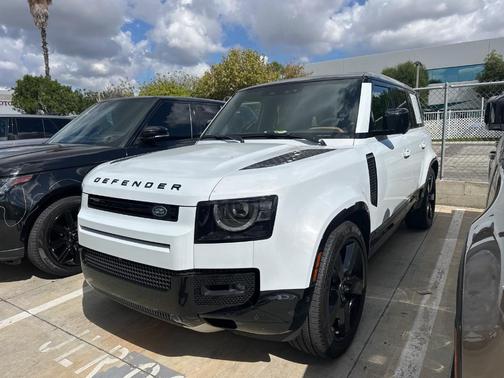 2023 Land Rover Defender 110 V8