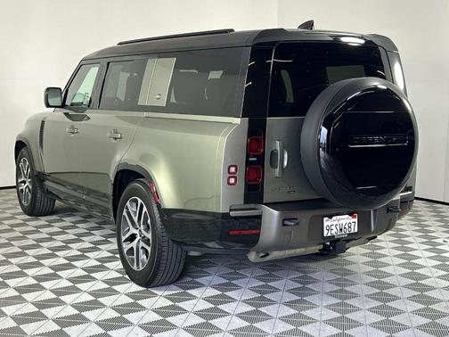2023 Land Rover Defender X-Dynamic SE