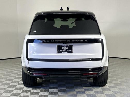 2025 Land Rover Range Rover P400 SE