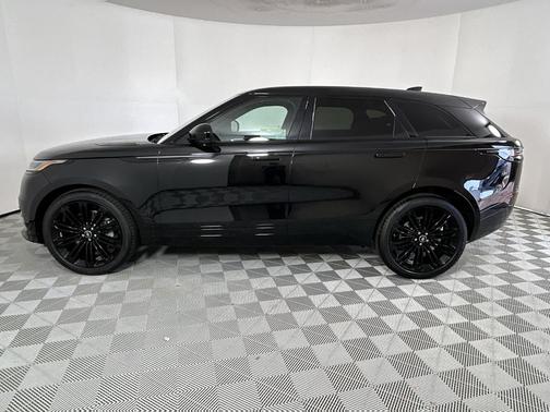 2026 Land Rover Range Rover Velar Dynamic SE