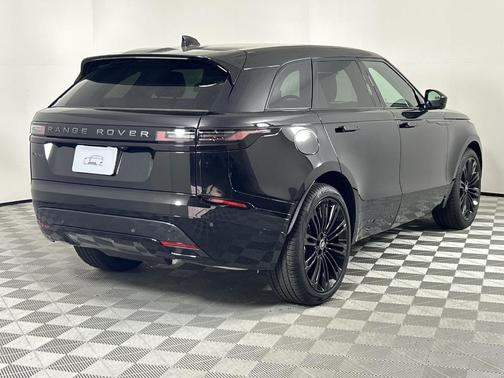 2026 Land Rover Range Rover Velar Dynamic SE