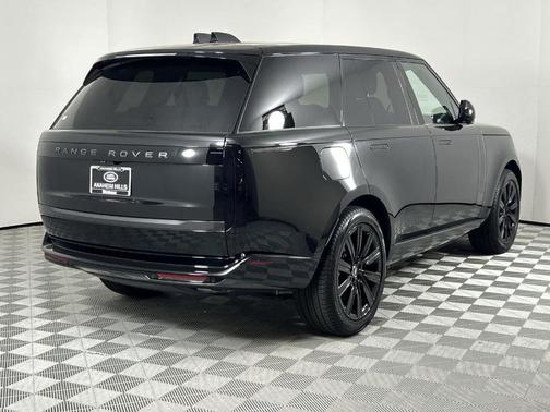 2025 Land Rover Range Rover P550e SE