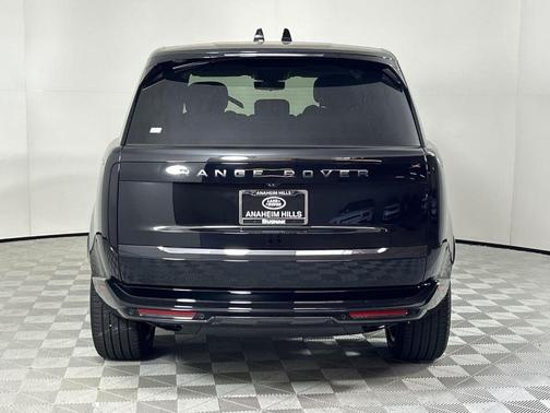 2025 Land Rover Range Rover P550e SE