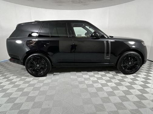 2025 Land Rover Range Rover P400 SE