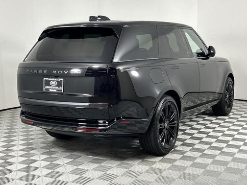 2025 Land Rover Range Rover P400 SE