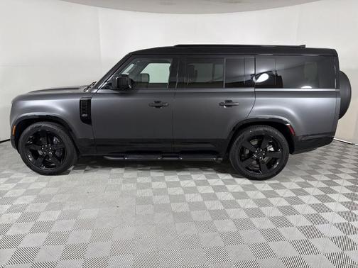 2026 Land Rover Defender 130 X-Dynamic SE