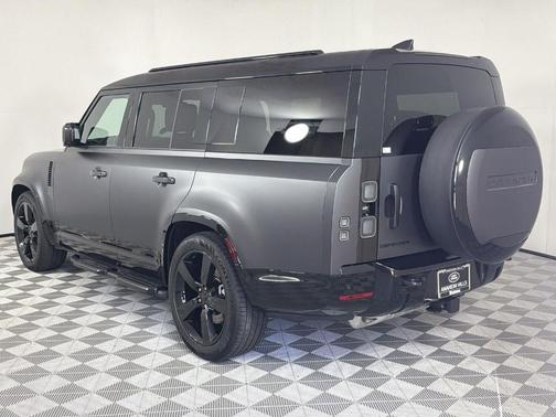 2026 Land Rover Defender 130 X-Dynamic SE