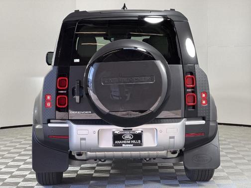 2025 Land Rover Defender P400 S