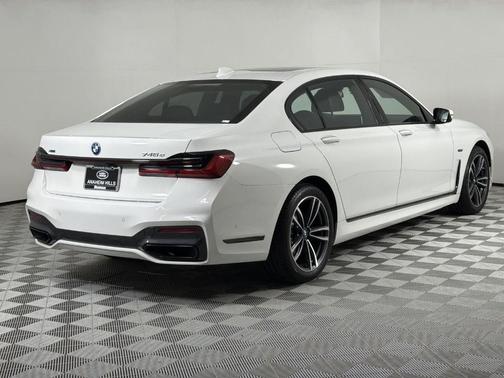 Alpine White 2022 BMW 745e xDrive