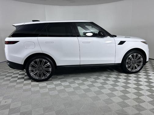 2025 Land Rover Range Rover Sport P360 SE