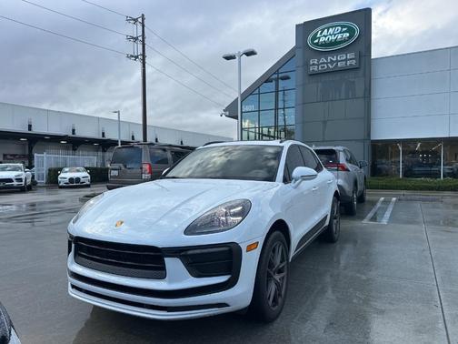 2022 Porsche Macan Base