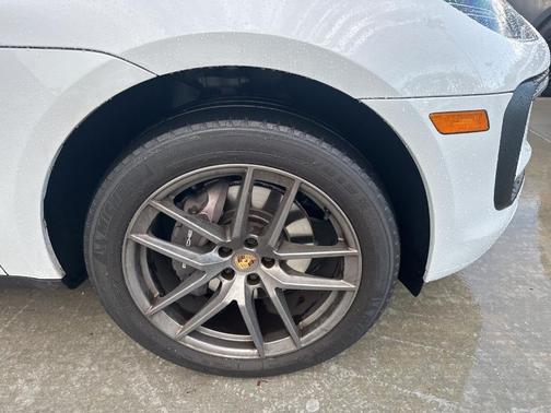 2022 Porsche Macan Base