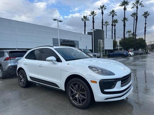 2022 Porsche Macan Base