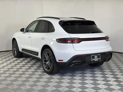 2022 Porsche Macan Base