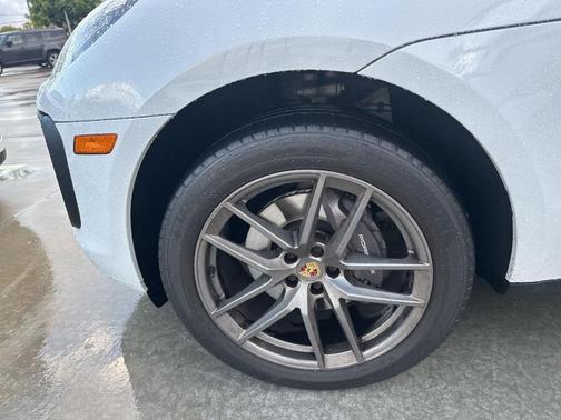 2022 Porsche Macan Base