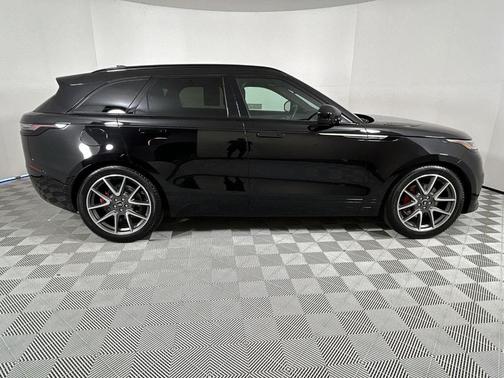 2025 Land Rover Range Rover Velar P250 Dynamic SE