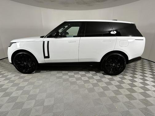 2025 Land Rover Range Rover P550e SE