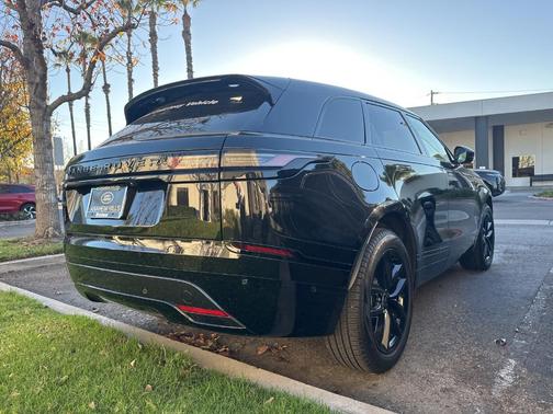 2026 Land Rover Range Rover Velar Dynamic SE