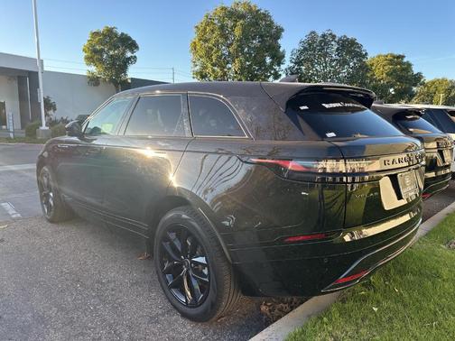 2026 Land Rover Range Rover Velar Dynamic SE