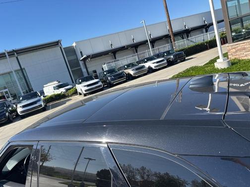 2026 Land Rover Range Rover Velar Dynamic SE