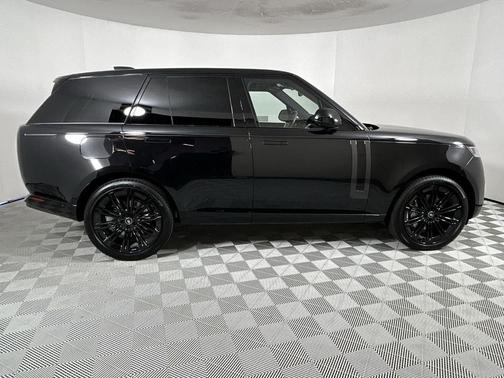 2025 Land Rover Range Rover P530 SE