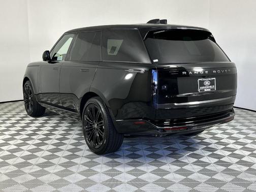 2025 Land Rover Range Rover P530 SE