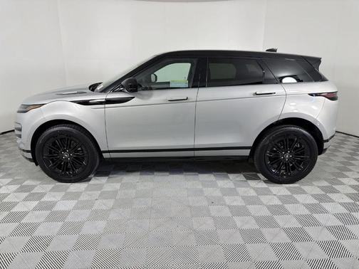Seoul Pearl Silver 2026 Land Rover Range Rover Evoque Dynamic SE
