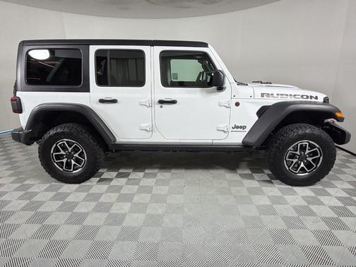 Bright White Clearcoat 2025 Jeep Wrangler Rubicon
