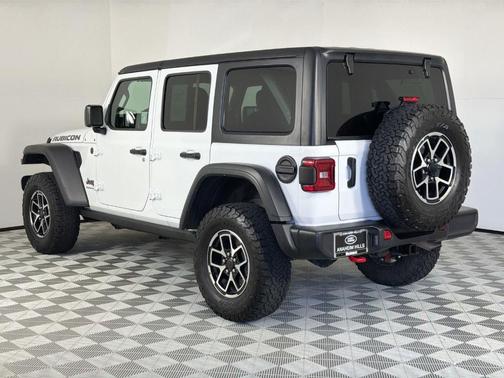 Bright White Clearcoat 2025 Jeep Wrangler Rubicon