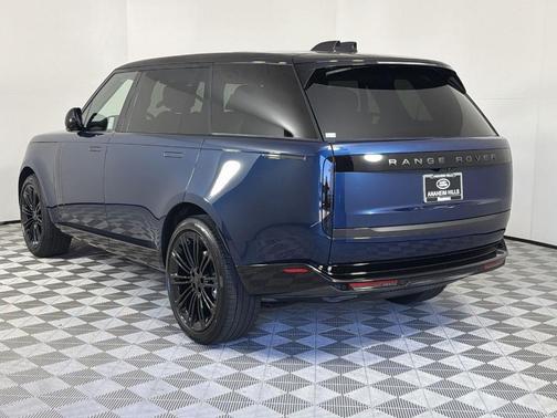 2026 Land Rover Range Rover SE