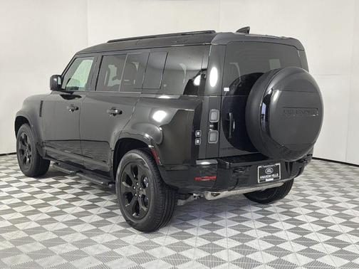 2026 Land Rover Defender 110 X-Dynamic SE