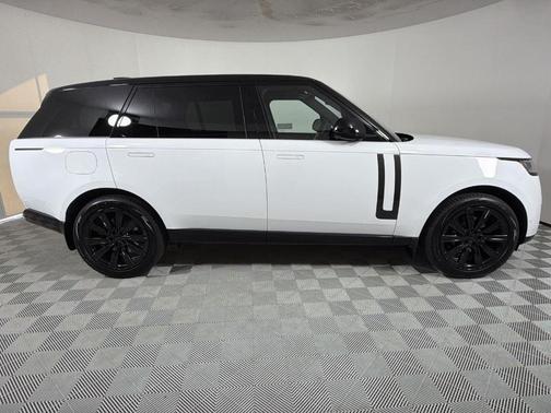 2026 Land Rover Range Rover P400 SE 7 Seat