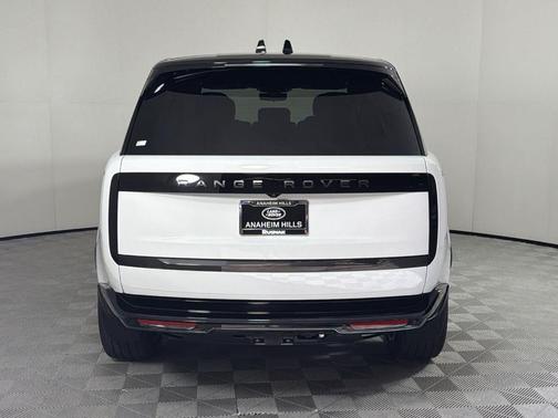 2026 Land Rover Range Rover P400 SE 7 Seat