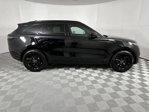 2025 Land Rover Range Rover Velar P250 Dynamic SE