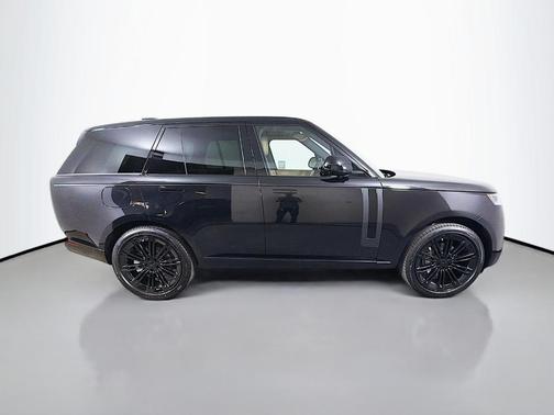 Santorini Black 2026 Land Rover Range Rover P400 SE