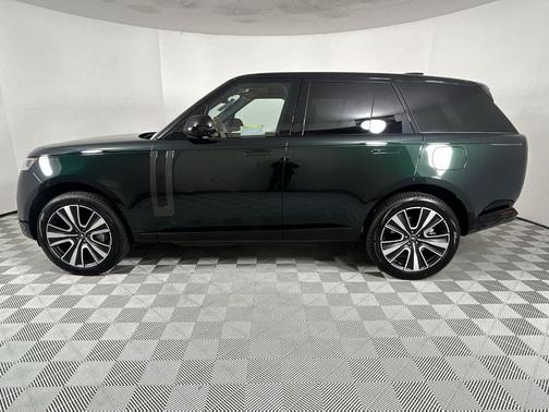 2025 Land Rover Range Rover P550e SE
