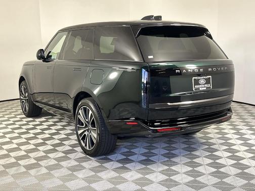 2025 Land Rover Range Rover P550e SE