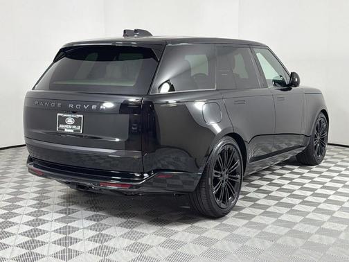 Santorini Black 2026 Land Rover Range Rover P530 SE