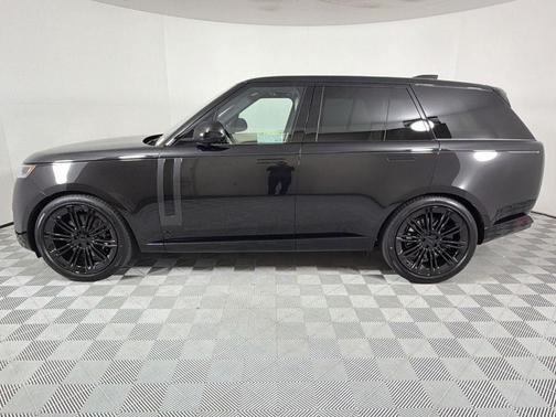 Santorini Black 2026 Land Rover Range Rover P530 SE