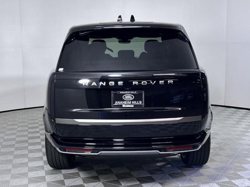 2025 Land Rover Range Rover P400 SE