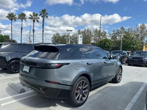 Zadar Grey 2025 Land Rover Range Rover Velar P400 Dynamic SE