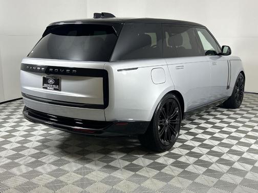 2025 Land Rover Range Rover P400 SE 7 Seat