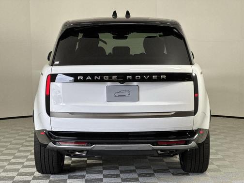 2025 Land Rover Range Rover P530 SE