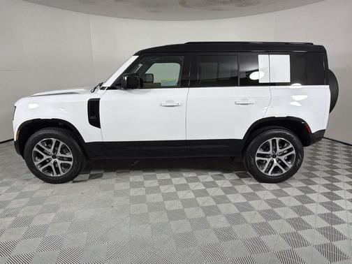 2026 Land Rover Defender 110 X-Dynamic SE